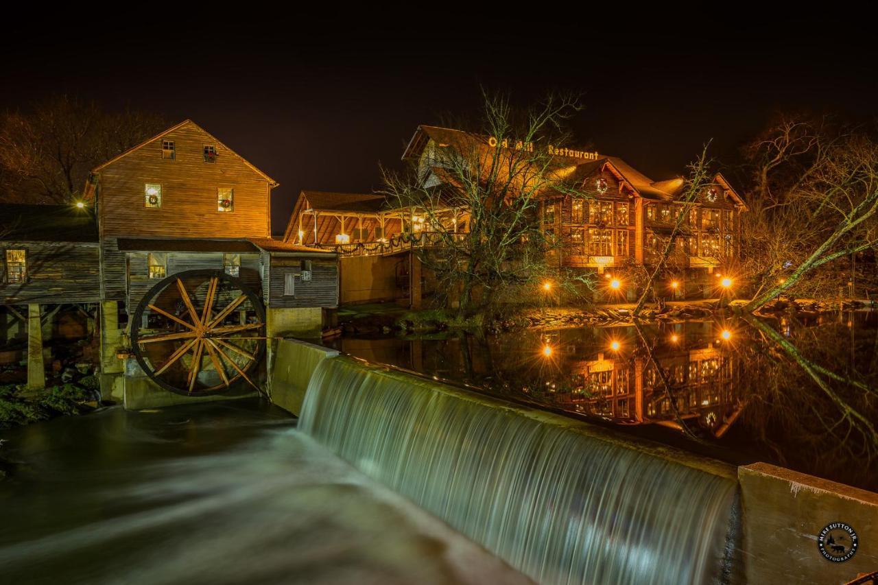 Cubby Bear Smoky Mountain - Summer Specials! Sevierville
