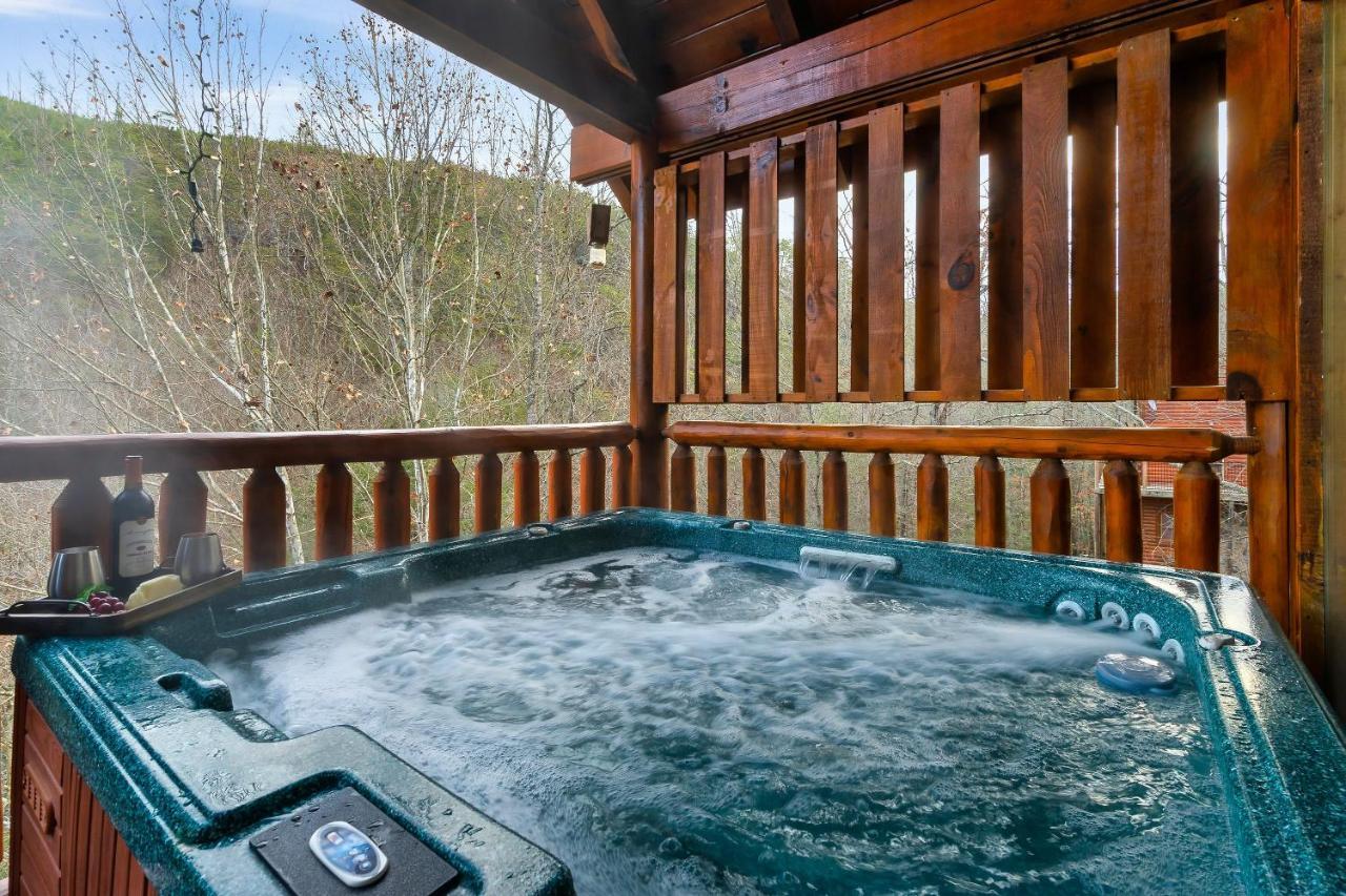 Cubby Bear Smoky Mountain - Summer Specials! * Sevierville