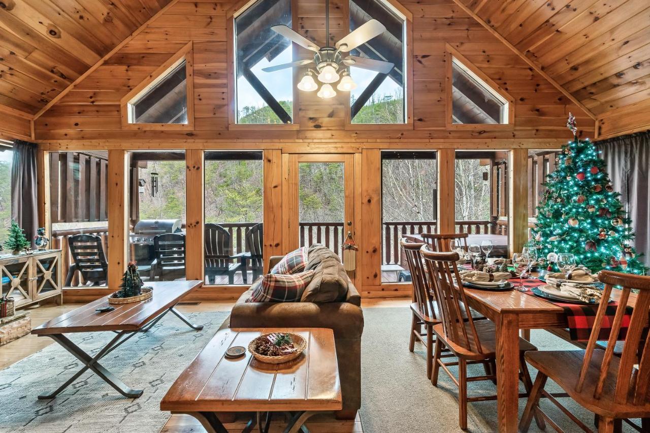 Cubby Bear Smoky Mountain - Summer Specials! Sevierville